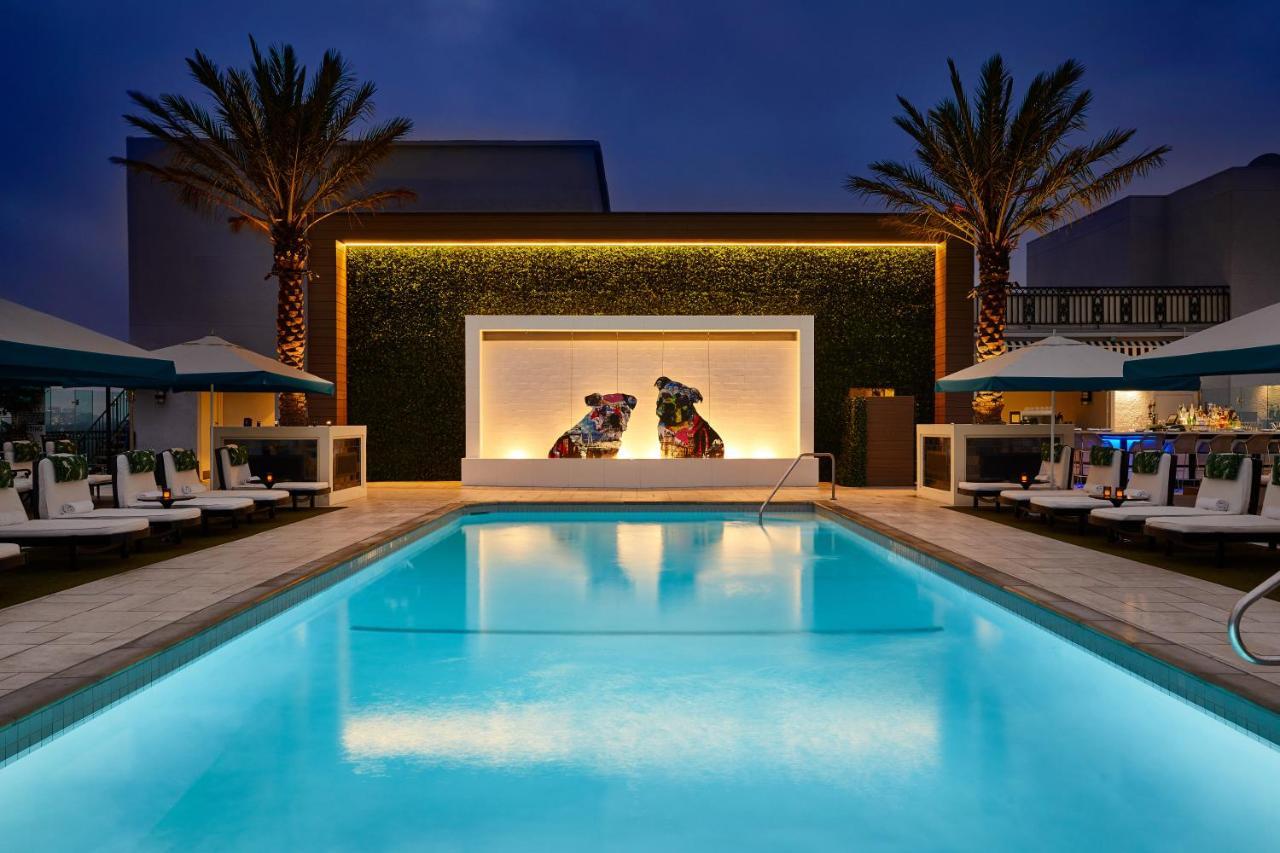 The London West Hollywood At Beverly Hills Екстериор снимка The pool at the W Hollywood
