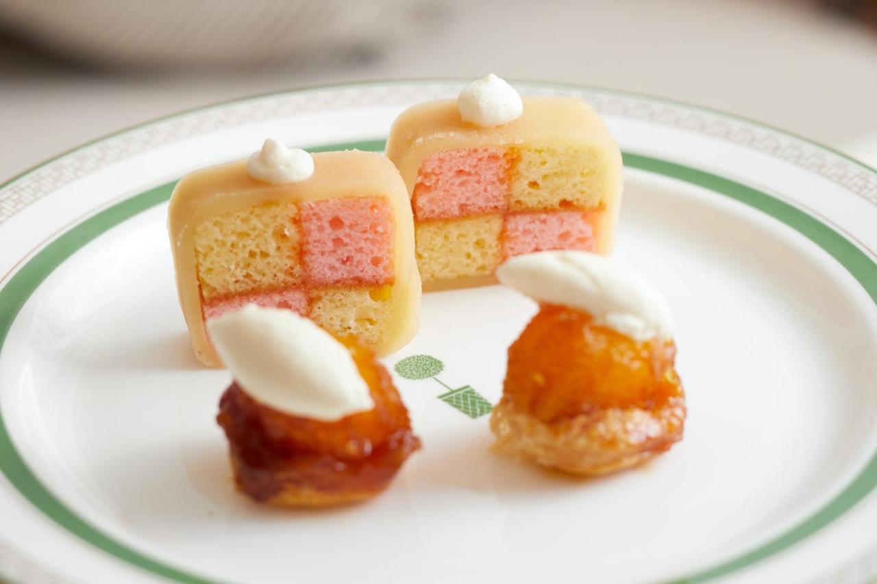 The London West Hollywood At Beverly Hills Екстериор снимка Petit fours