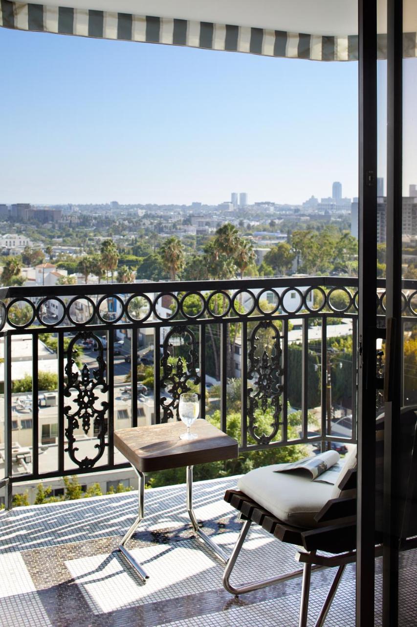 The London West Hollywood At Beverly Hills Екстериор снимка View from the balcony of a suite at the Beverly Hills Hotel