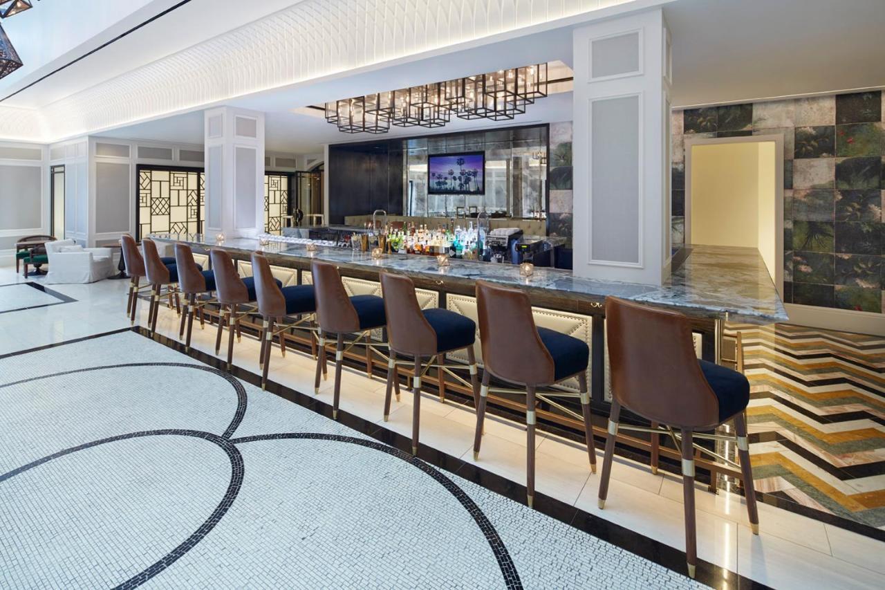 The London West Hollywood At Beverly Hills Екстериор снимка The bar at the hotel