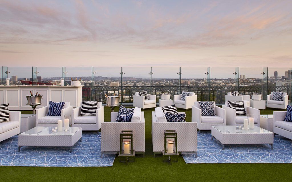 The London West Hollywood At Beverly Hills Екстериор снимка The rooftop lounge at the Beverly Hills Hotel